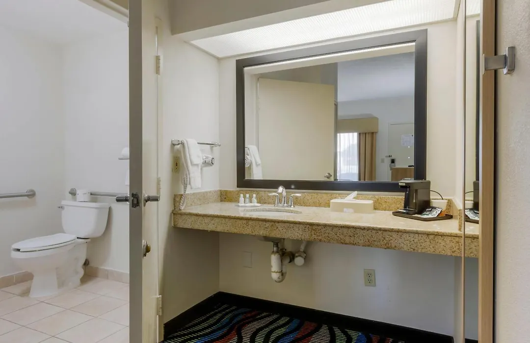 Quality Inn Walterboro I-95-1