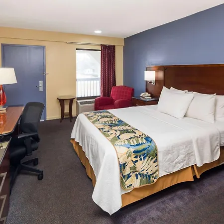 Days Inn By Wyndham Walterboro-3